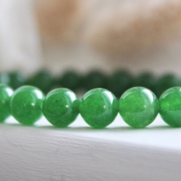 Dark Green Jade Gemstone Chakra Balancing Stretchy Energy Bracelet - Picture 2 of 5